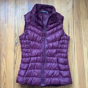 EUC Athleta goose filled vest